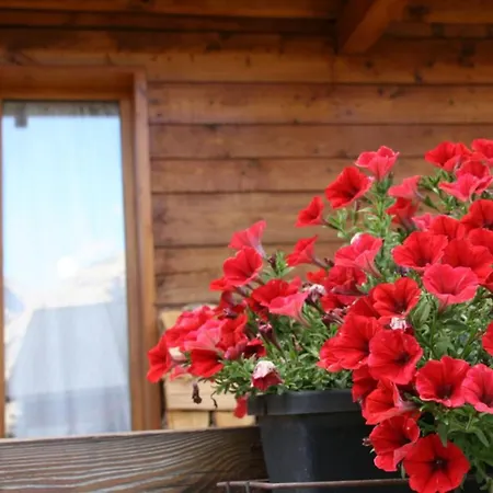 Le Queyrellin Hameau Des Chazals Hautes Alpes Nevache
