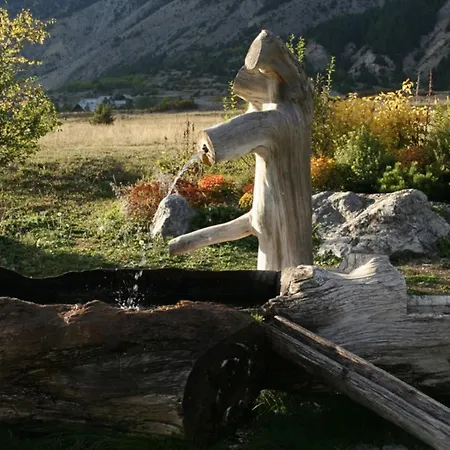 Chalet Le Queyrellin Hameau Des Chazals Hautes Alpes