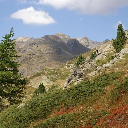 Le Queyrellin Hameau Des Chazals Hautes Alpes Chalet